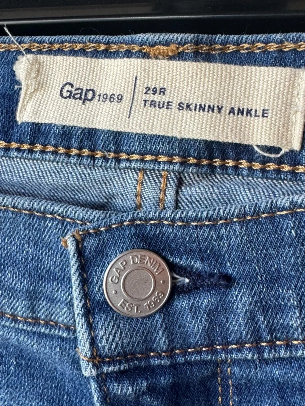 GAP Women's Blue raw hem Skinny Ankle Jeans sz 29R - Picture 4 of 5